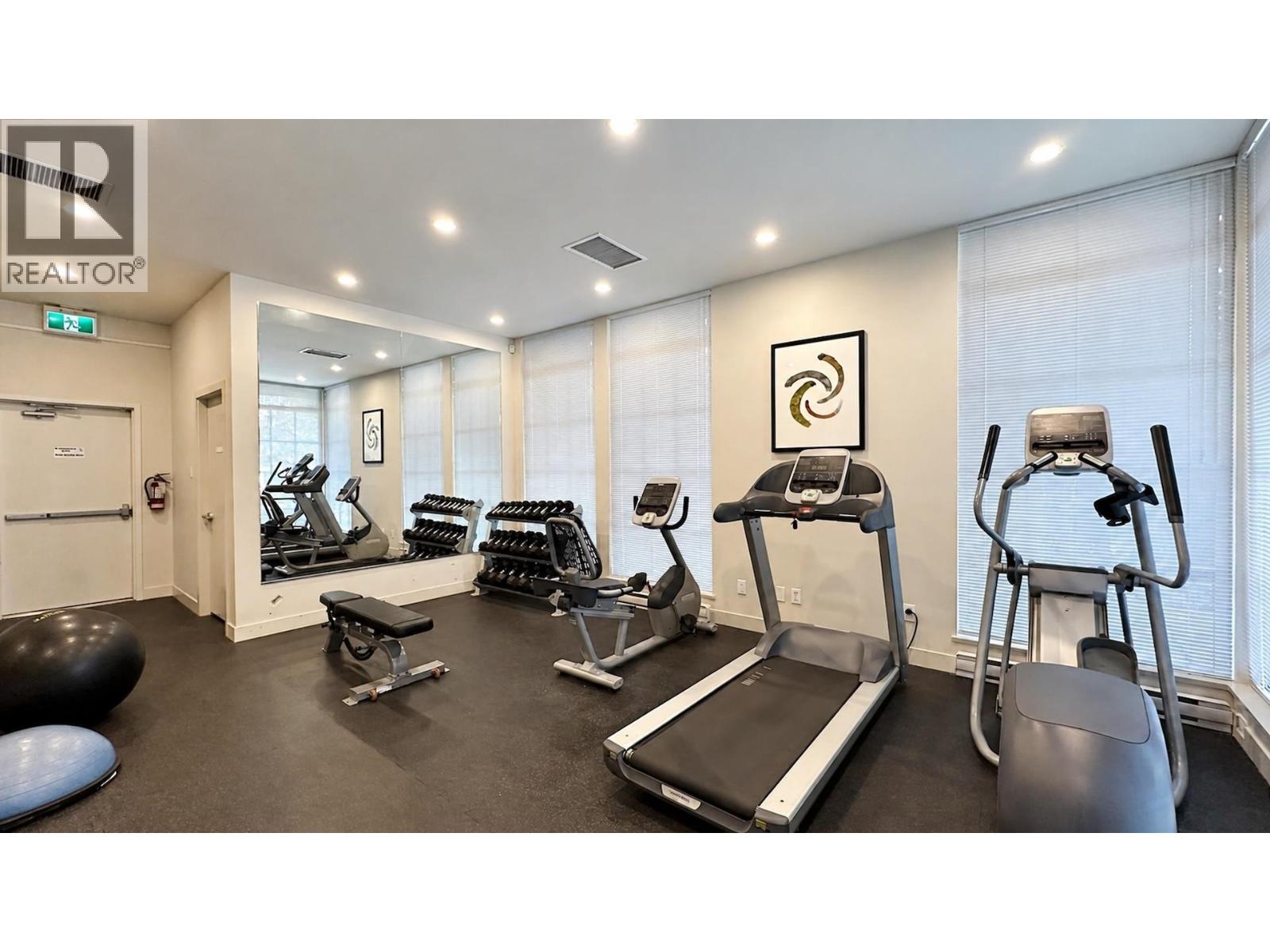 134 528 FOSTER AVENUE, Coquitlam
