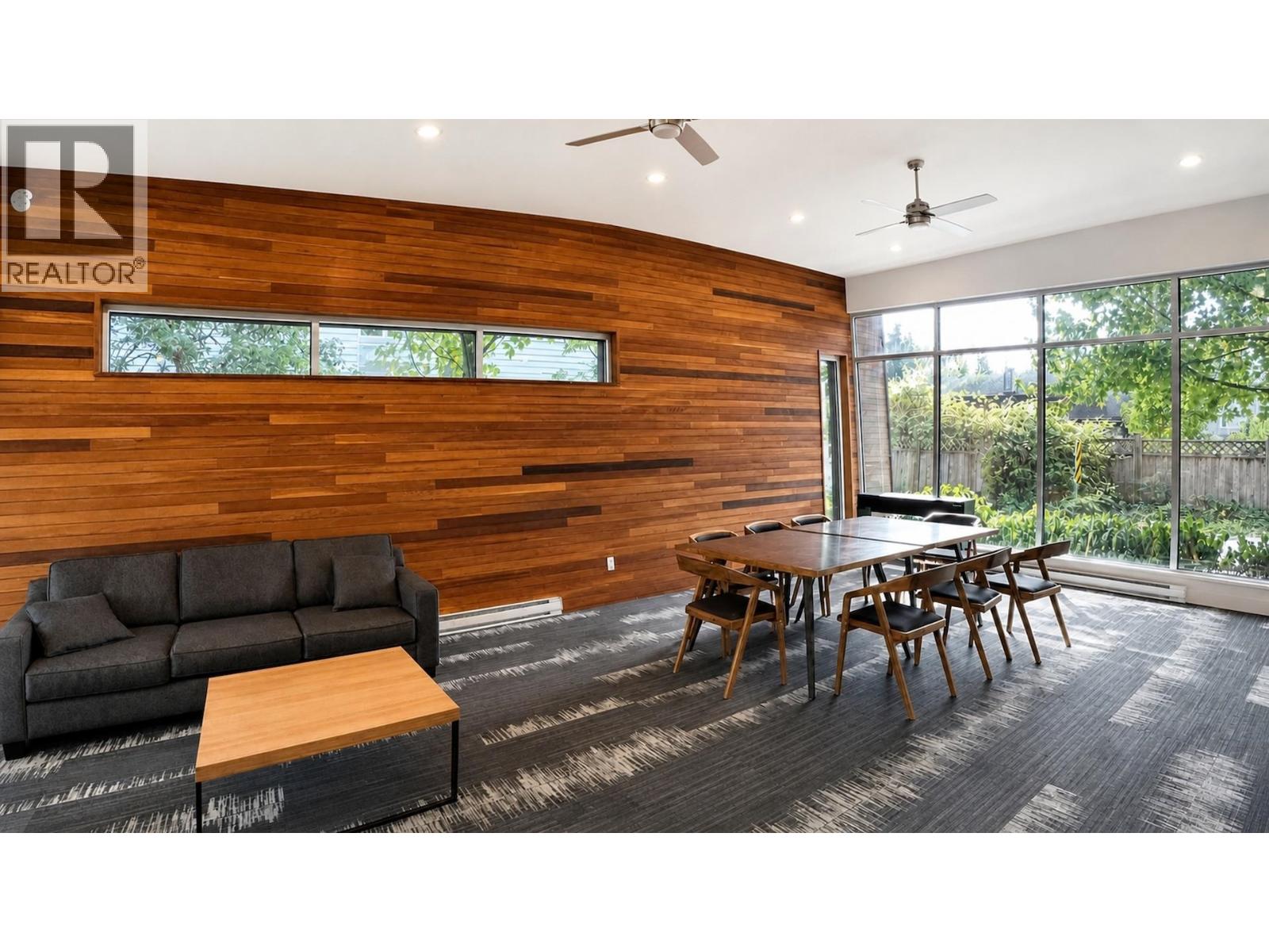 134 528 FOSTER AVENUE, Coquitlam