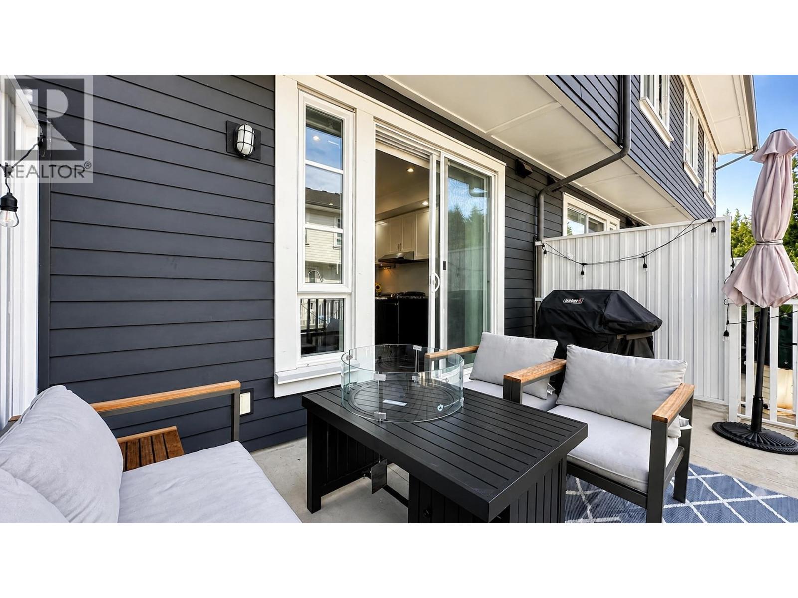 134 528 FOSTER AVENUE, Coquitlam