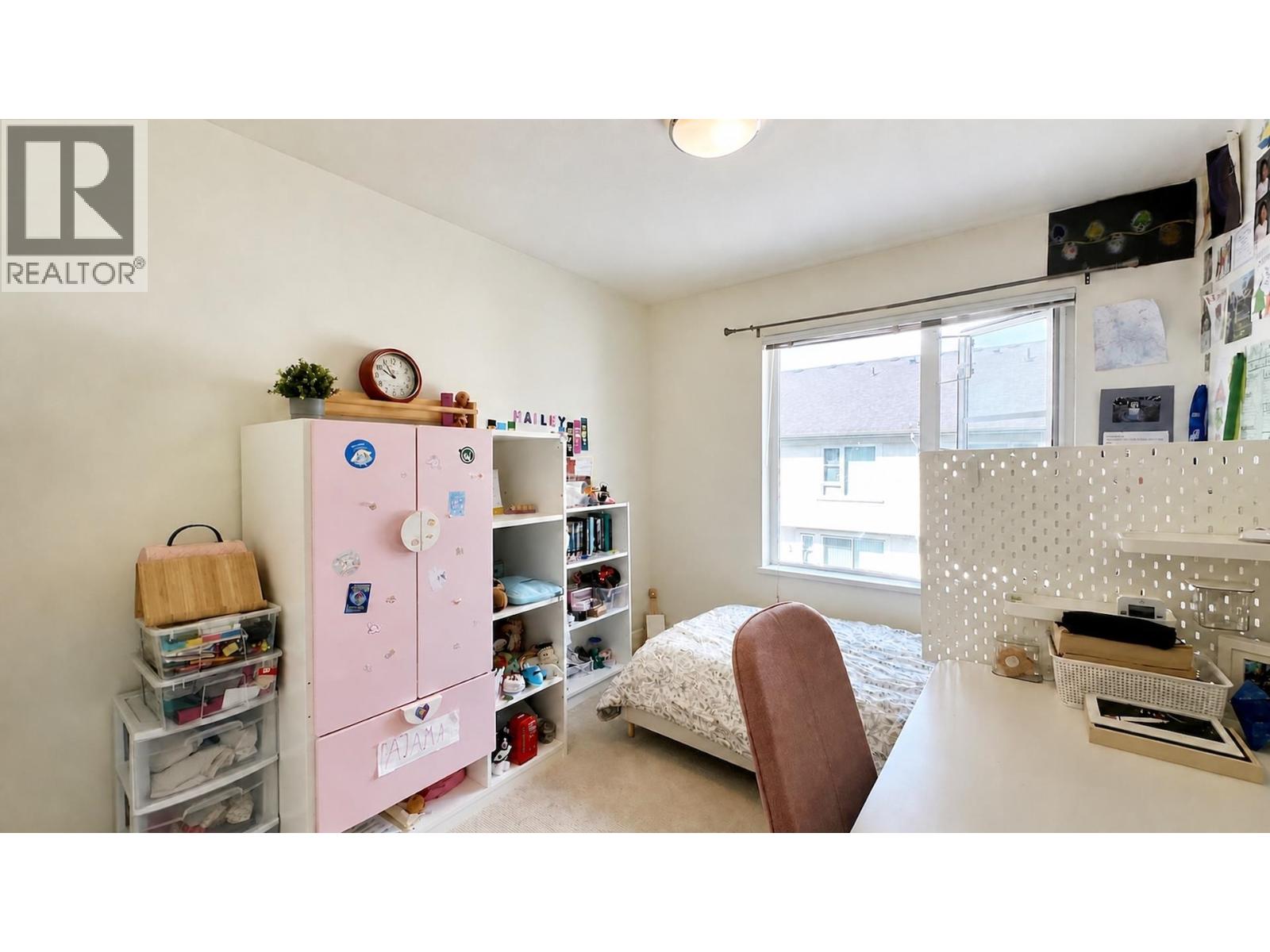 134 528 FOSTER AVENUE, Coquitlam