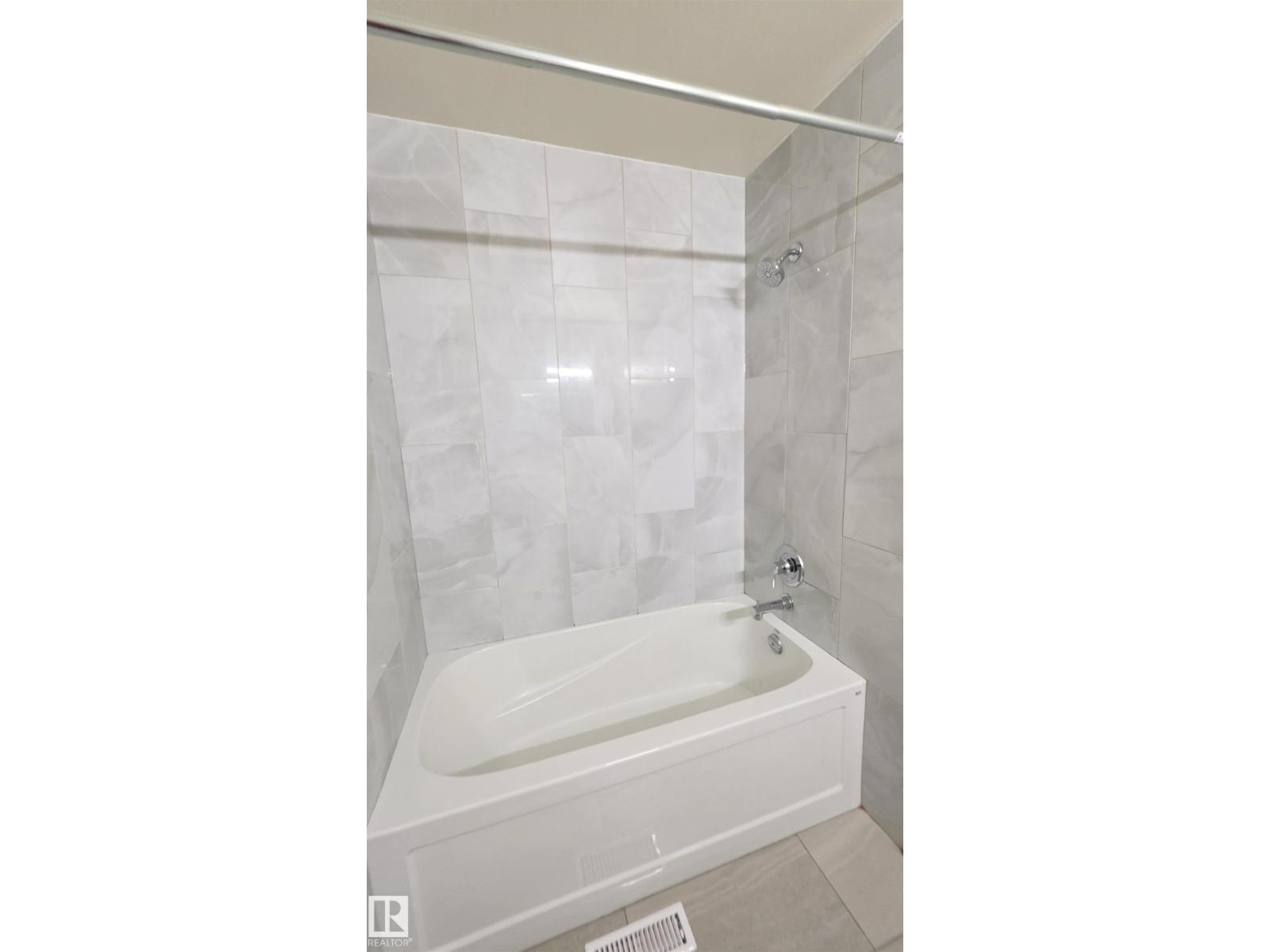9426 150 ST NW - 13