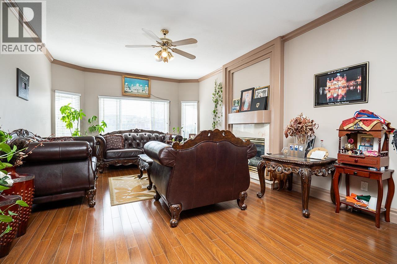 319 LAWRENCE STREET, New Westminster — photo 4