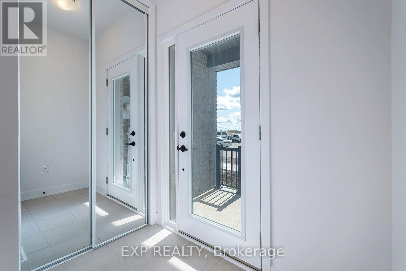 10 MCAUSH STREET, Barrie — photo 2