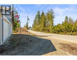 3071 Cedar Drive, Blind Bay, BC V0E2W2 Photo 13