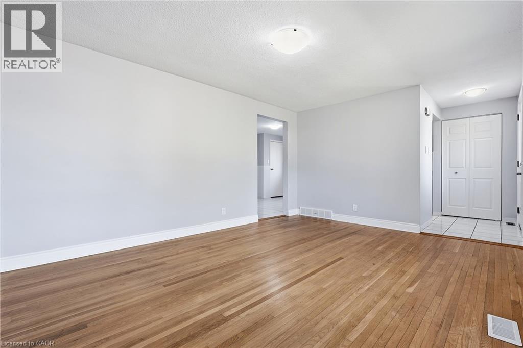 27 APPALACHIAN Crescent, Kitchener — photo 9