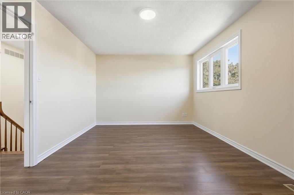 184 MACINTOSH Drive - 22