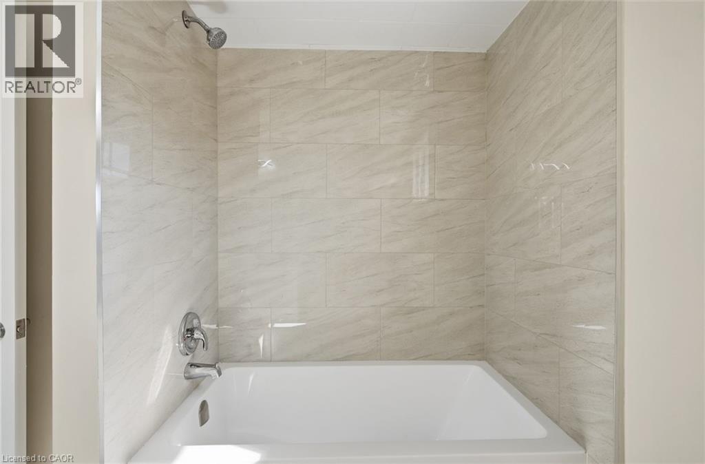 184 MACINTOSH Drive - Image 34
