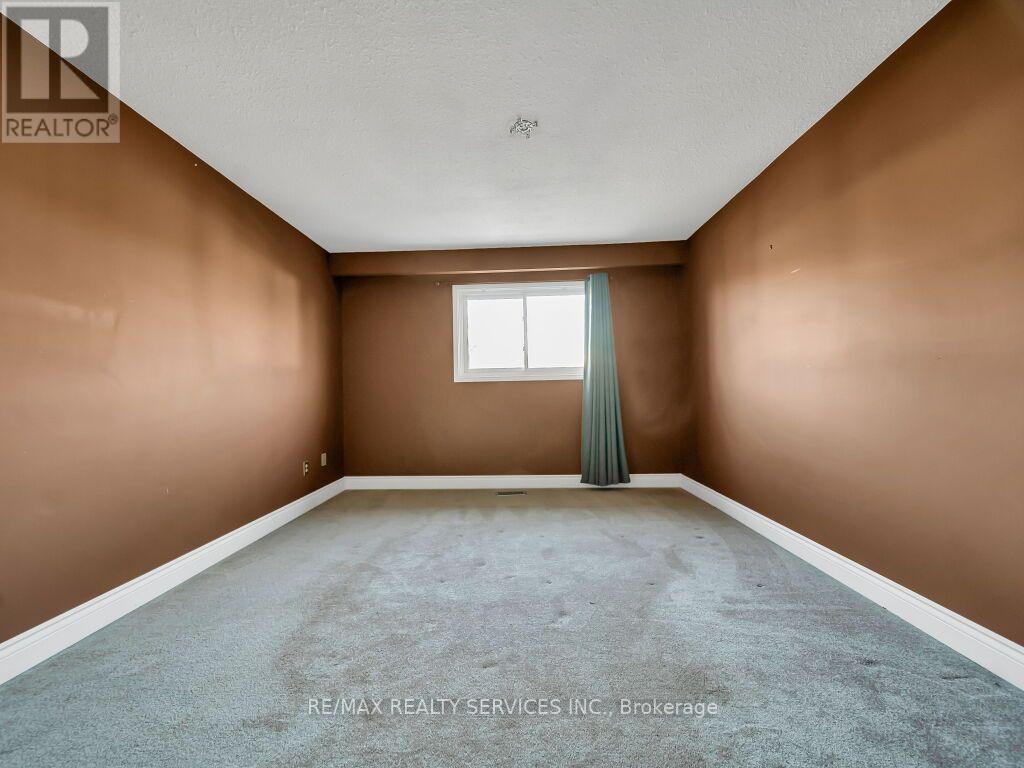 41 SIMMONS BOULEVARD - 19
