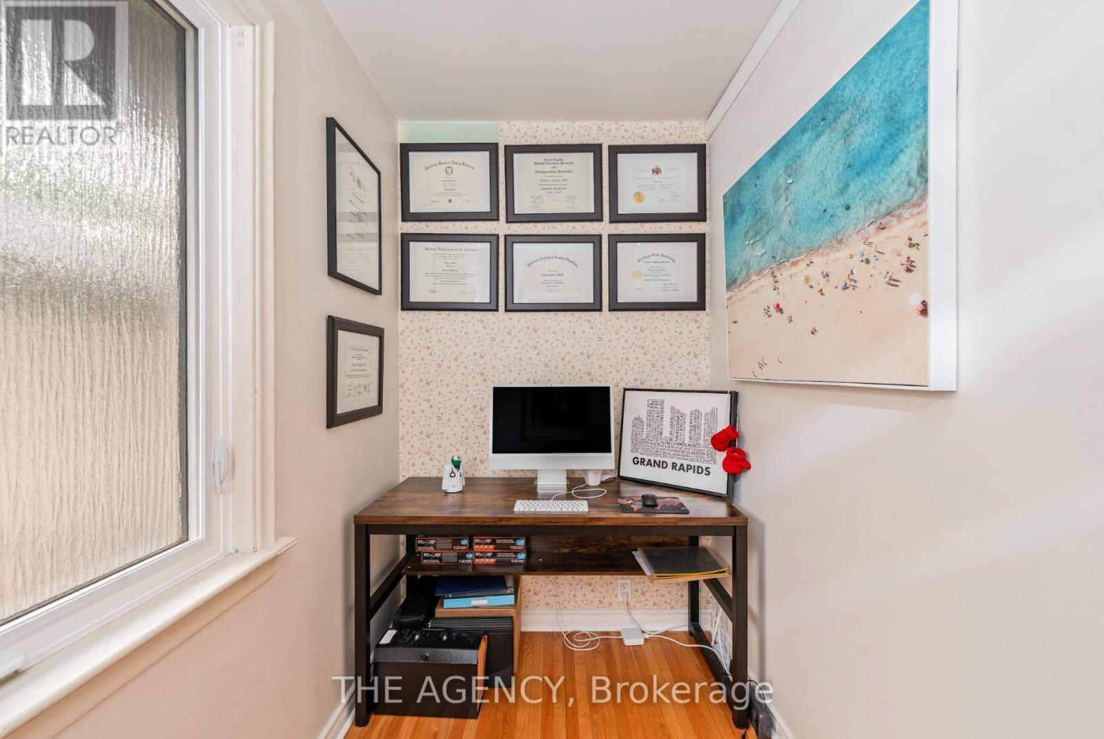 261 WALES CRESCENT - 19