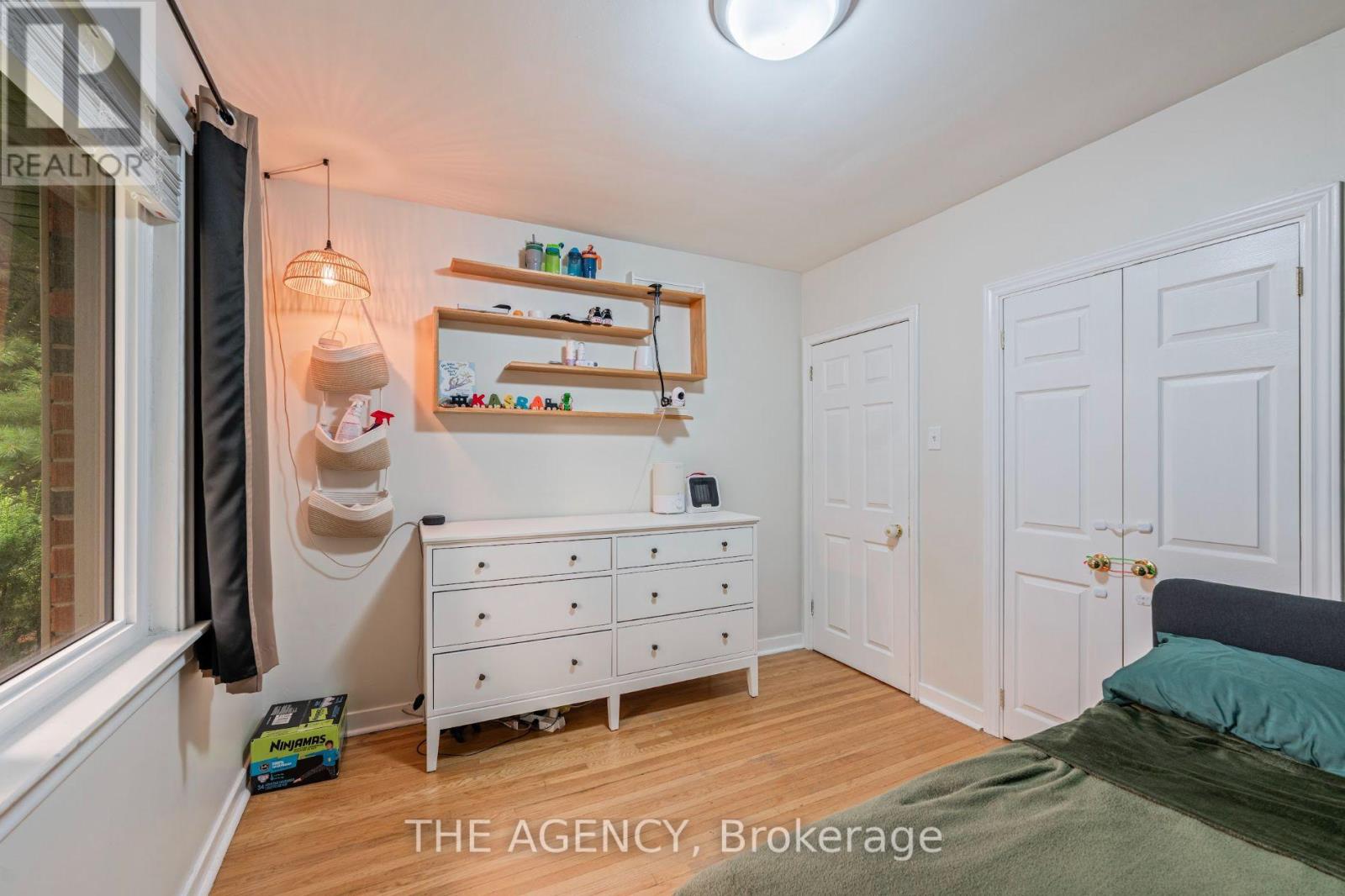 261 WALES CRESCENT - Image 22