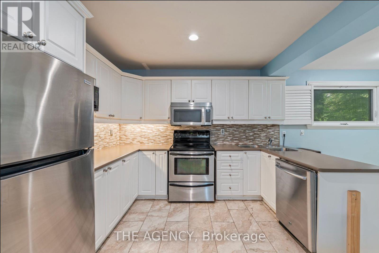 261 WALES CRESCENT - 7