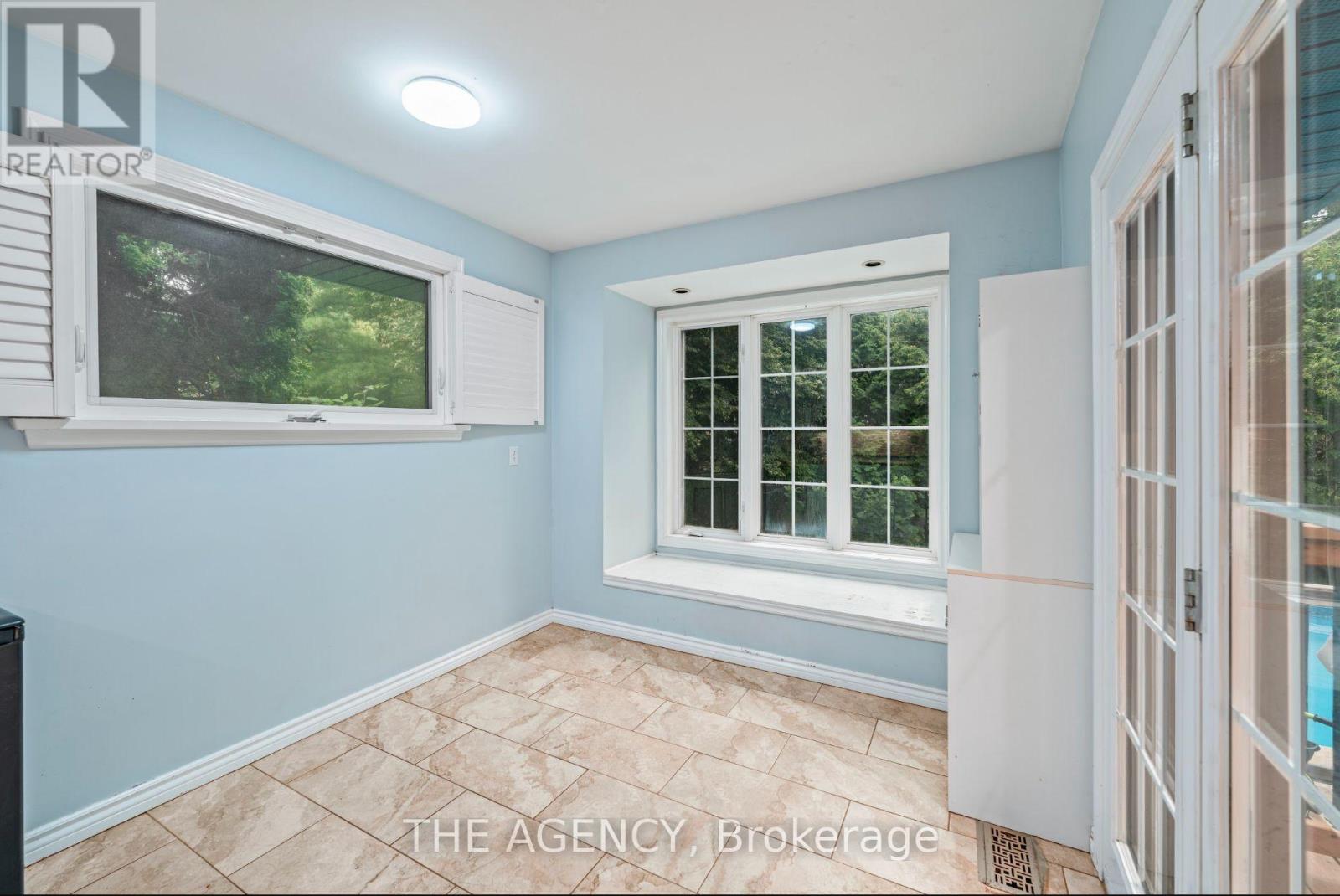 261 WALES CRESCENT, Oakville (BR Bronte) — photo 9
