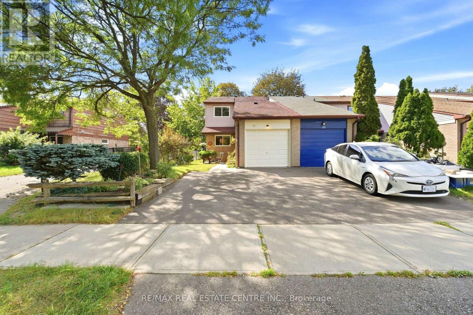 25 SCOTTSDALE COURT, Brampton (Brampton East)