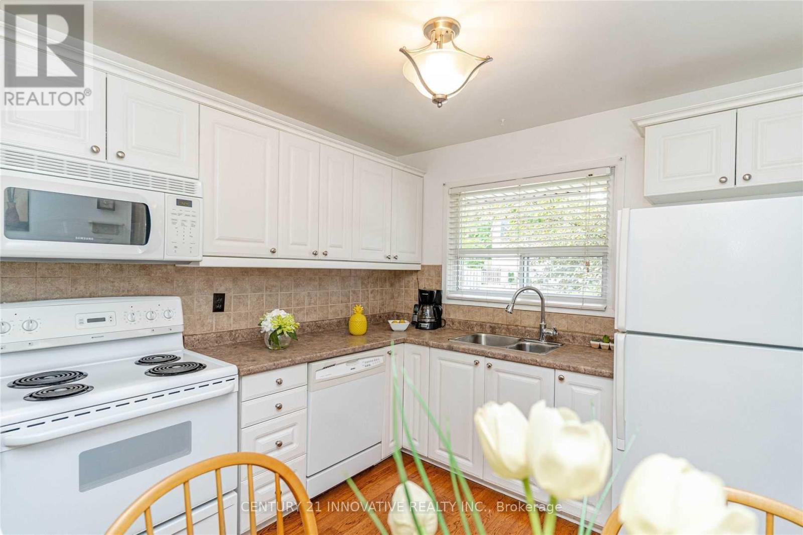 25 GLADSTONE SQUARE, Brampton (Northgate) — photo 3