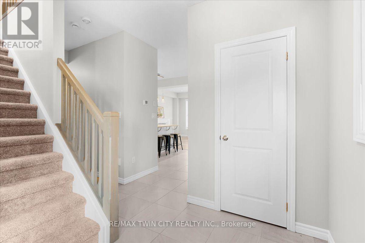 109 LINKS CRESCENT N, Woodstock (Woodstock - North) — photo 5