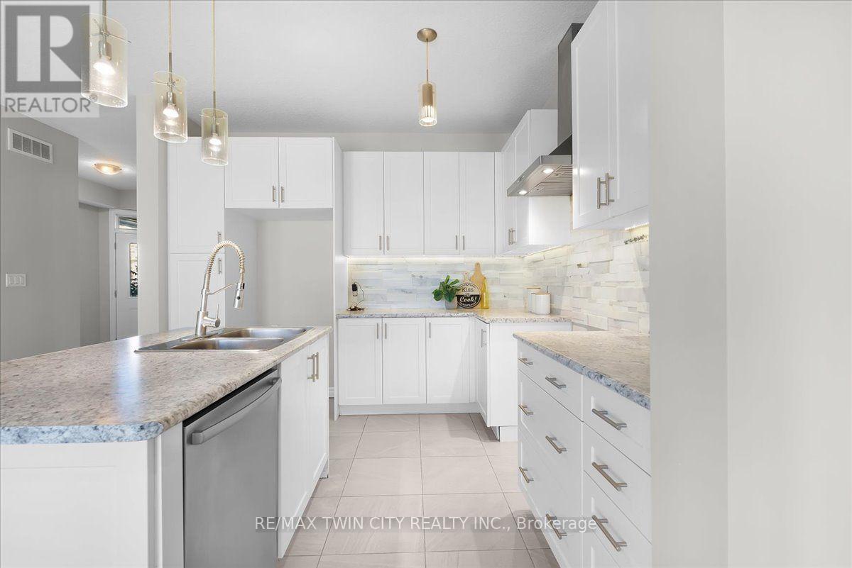 109 LINKS CRESCENT N, Woodstock (Woodstock - North) — photo 9