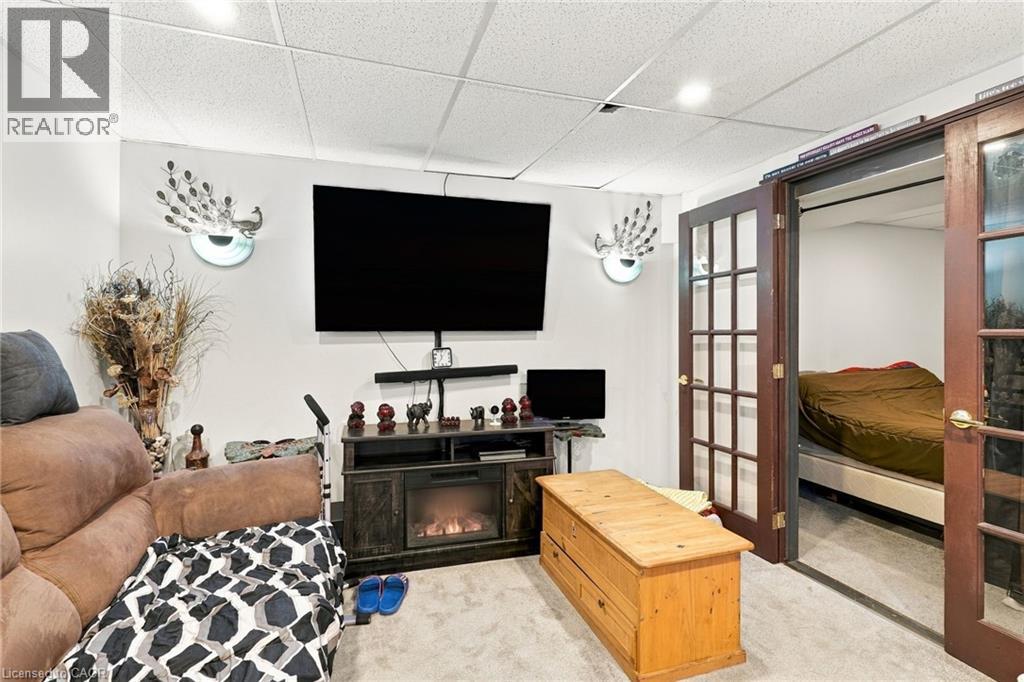 23 DESANTIS Court - 33