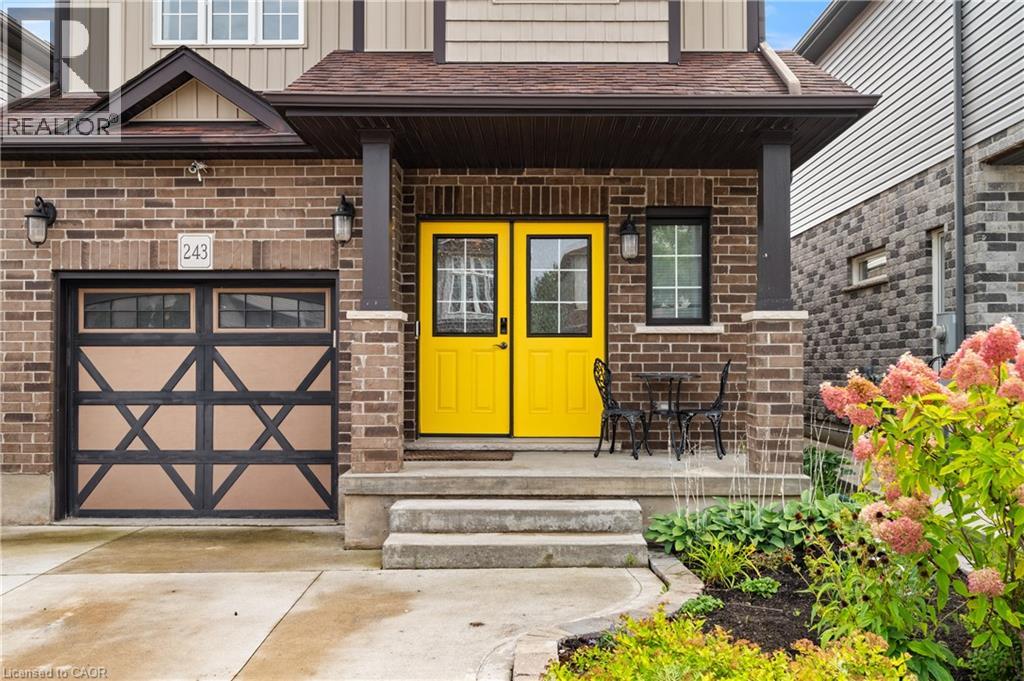 243 MOORLANDS Crescent, Kitchener — photo 2