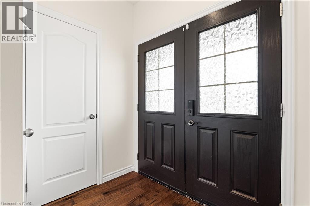243 MOORLANDS Crescent, Kitchener — photo 4