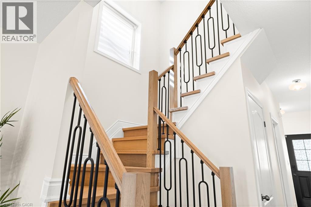 243 MOORLANDS Crescent, Kitchener — photo 5