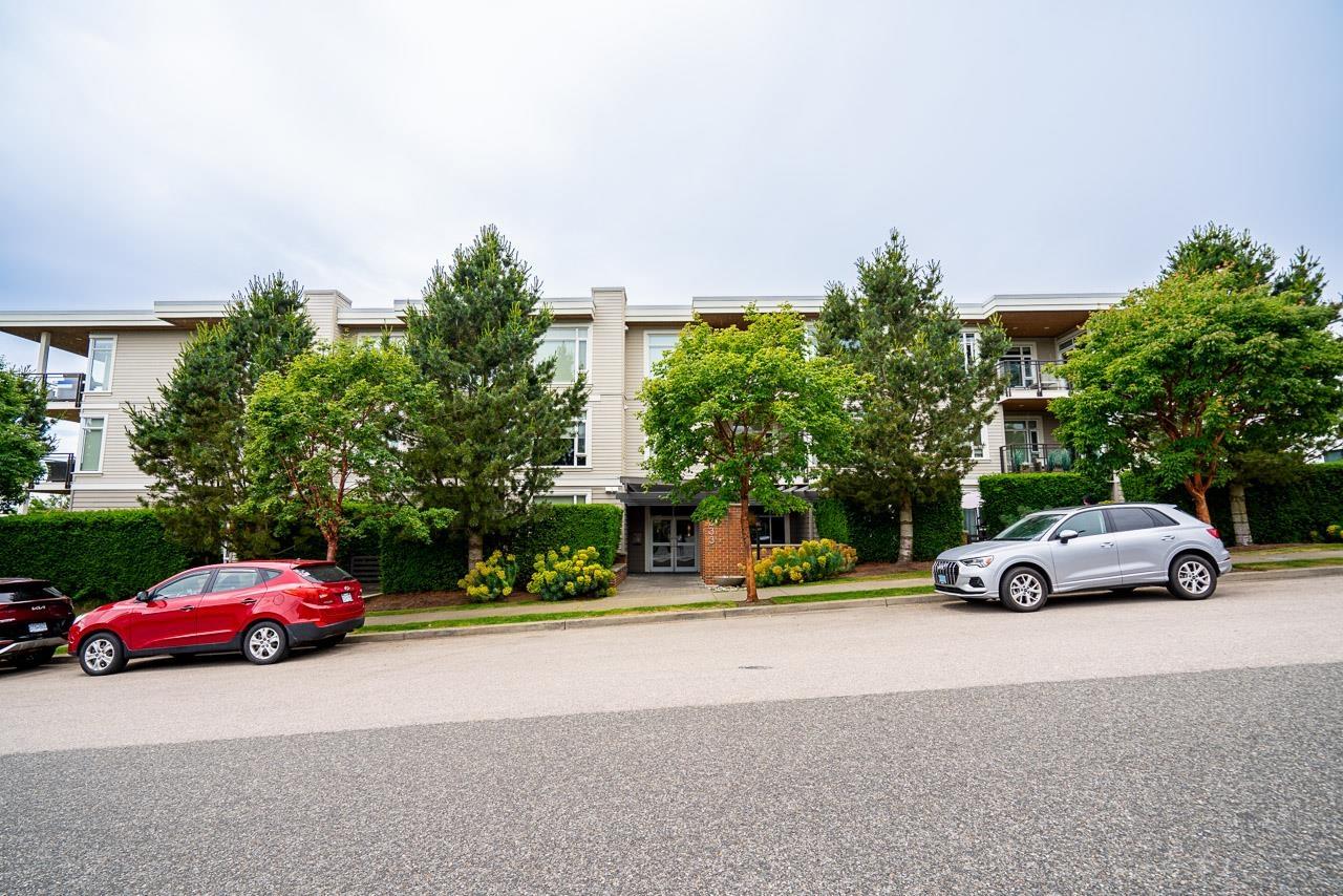 PH9 1333 WINTER STREET, White Rock — photo 2