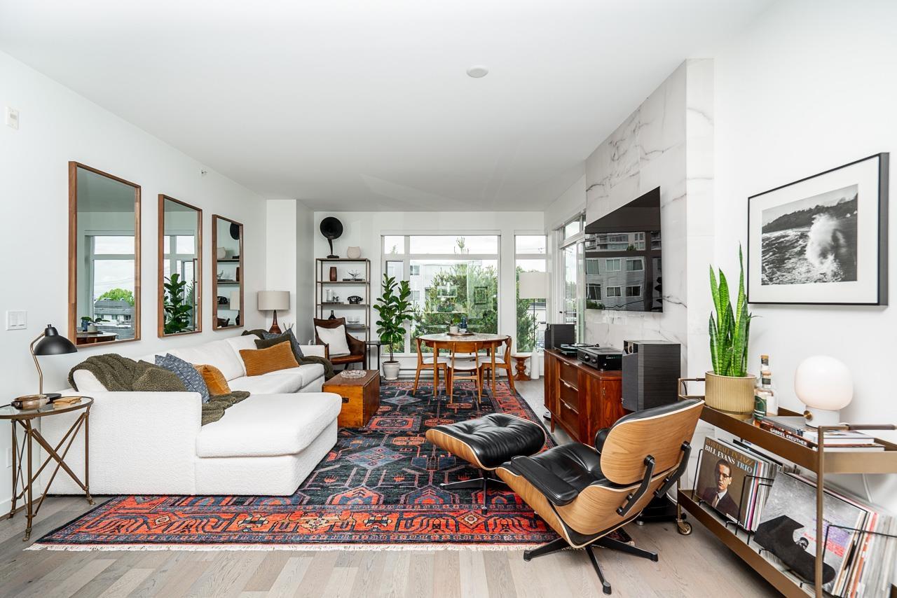 PH9 1333 WINTER STREET, White Rock
