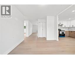 3538 Foxglove Rd, Qualicum Beach, BC V9K1V8 Photo 14