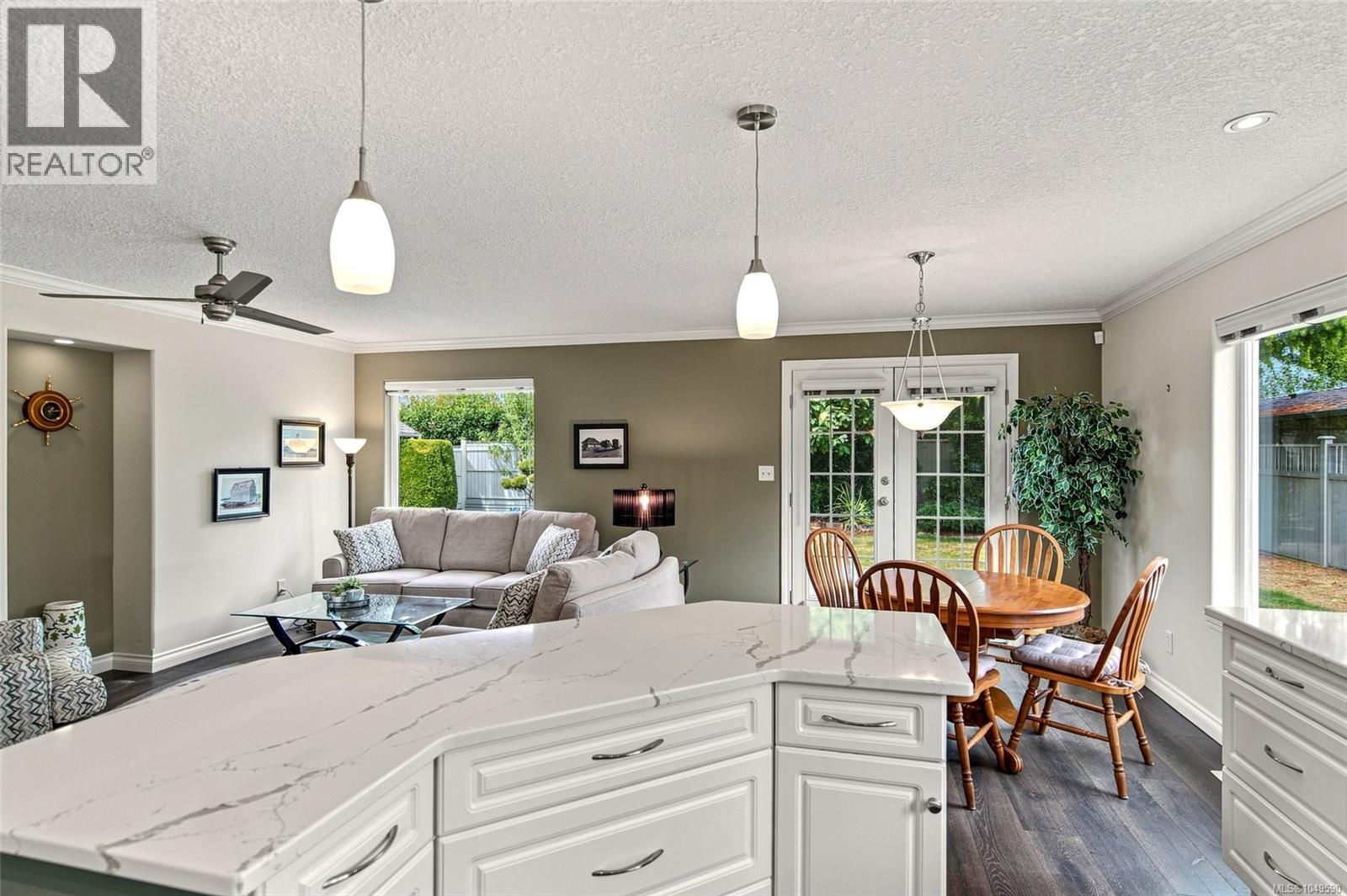 575 Panorama Pl - Image 16