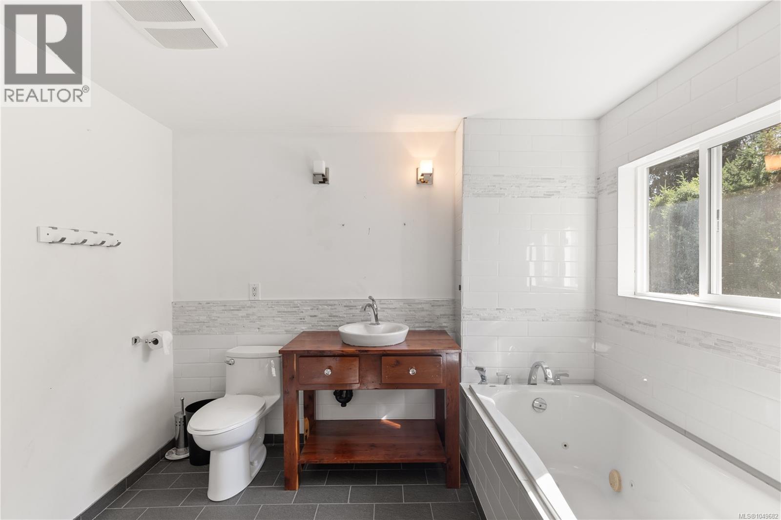1818 Sachts Rd - Image 12