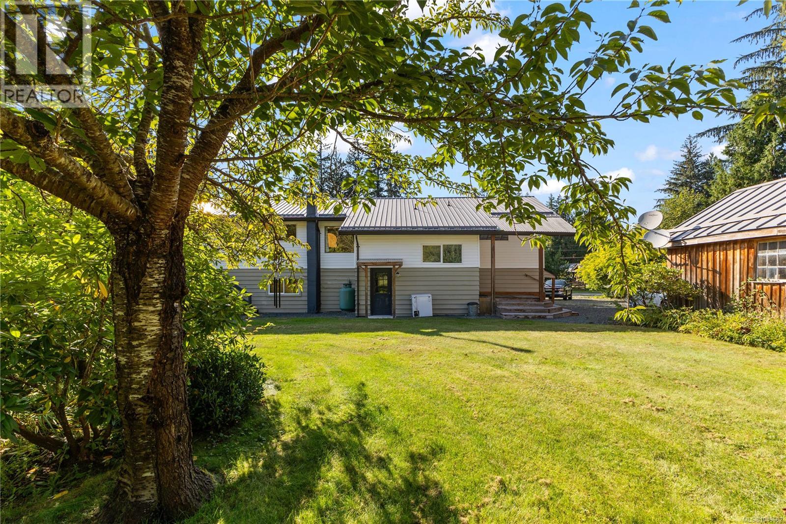 1818 Sachts Rd, Sayward — photo 3