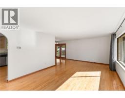 Dining room - 1818 Sachts Rd, Sayward, BC V0P1R0 Photo 9