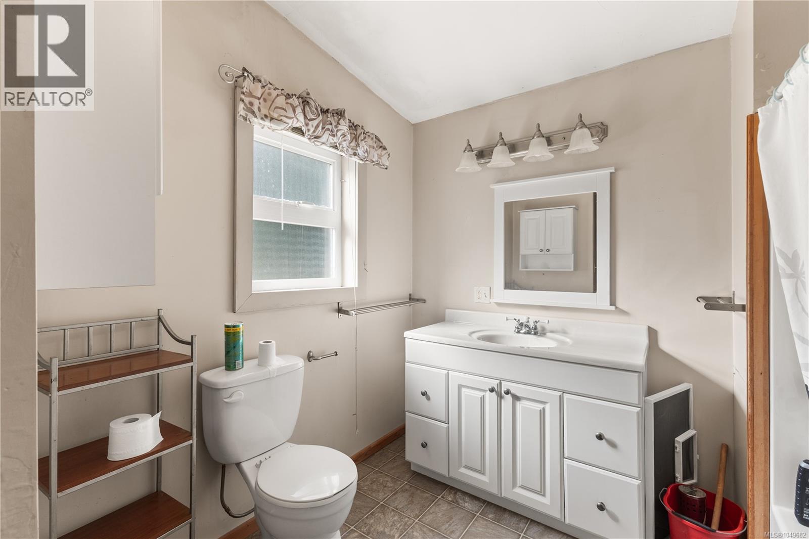 1818 Sachts Rd - Image 41