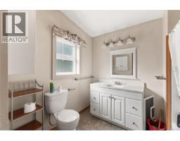 1818 Sachts Rd, Sayward, BC V0P1R0 Photo 41