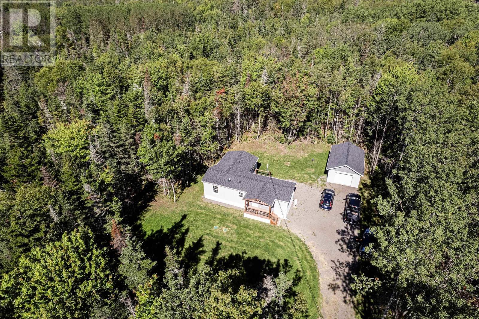 975 Forest Glade Road, Forest Glade — photo 2