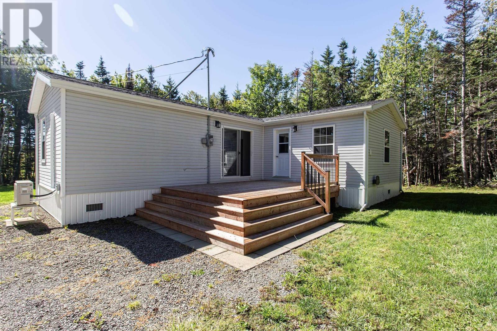 975 Forest Glade Road, Forest Glade — photo 5