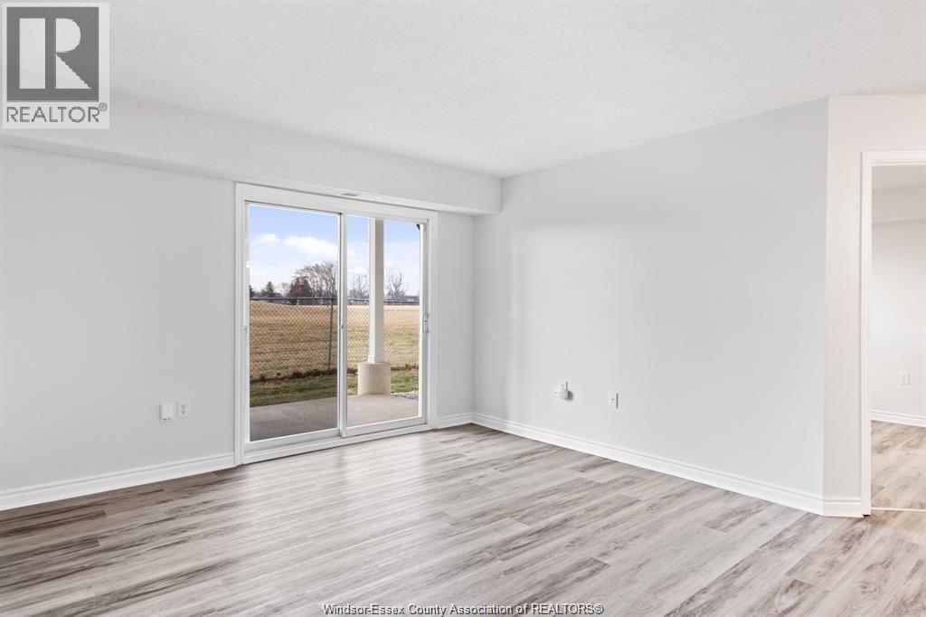 2922 RIVARD Unit# 112, Windsor — photo 3