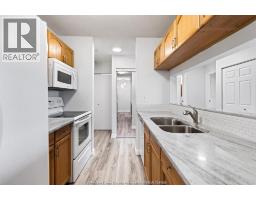 Kitchen - 2922 Rivard Unit# 112, Windsor, ON N8T3N9 Photo 6