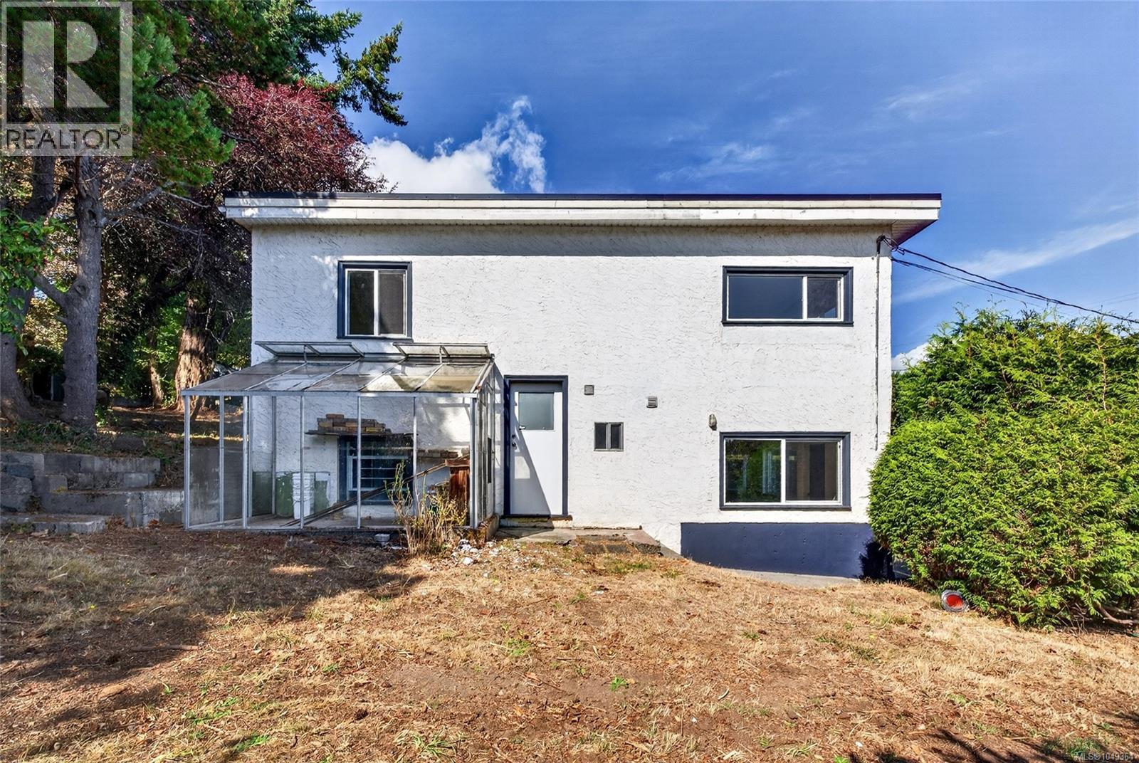 131 Milburn Dr - 32