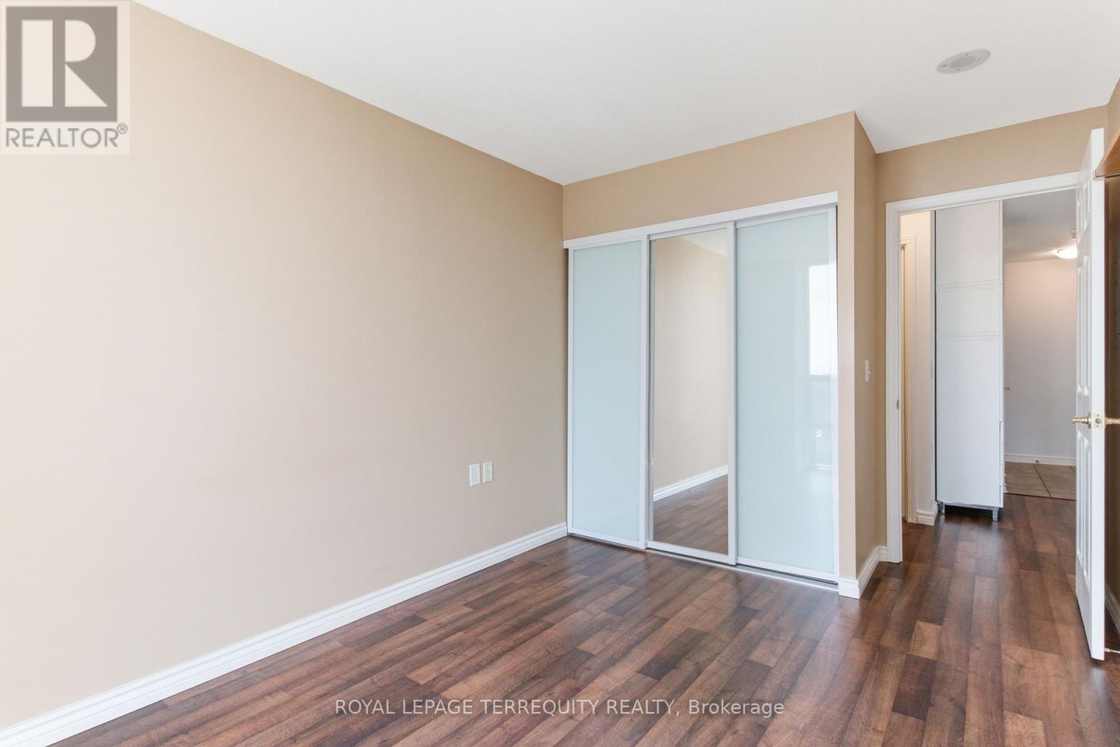 #PH07 20 OLIVE AVENUE - 19