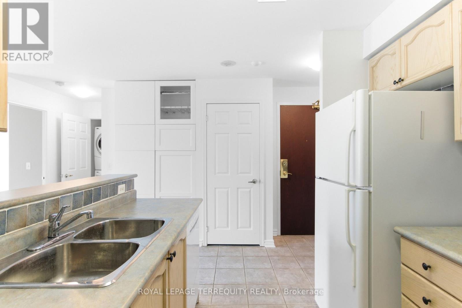 #PH07 20 OLIVE AVENUE - 10