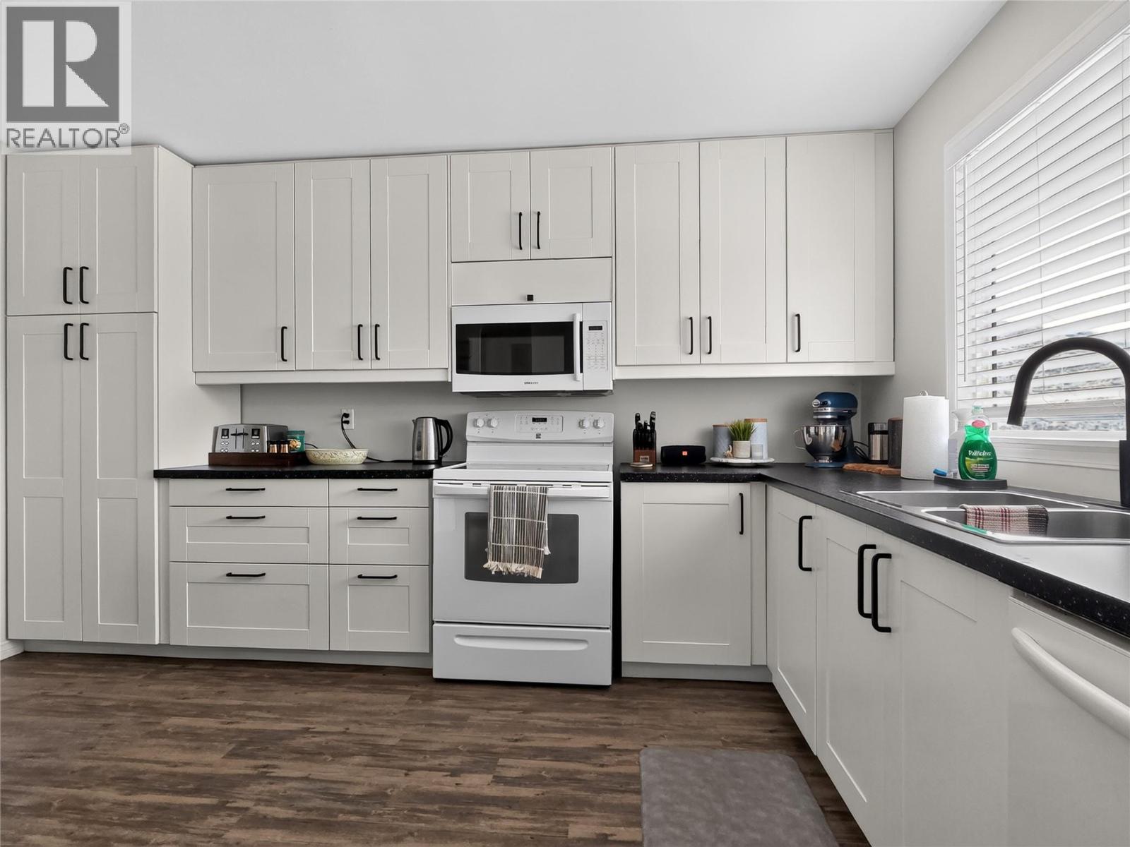 202 Cornwall Place - 7