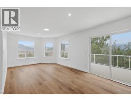 Living room - 7035 Blackwell Road, Kamloops, BC V2C6V8 Photo 9