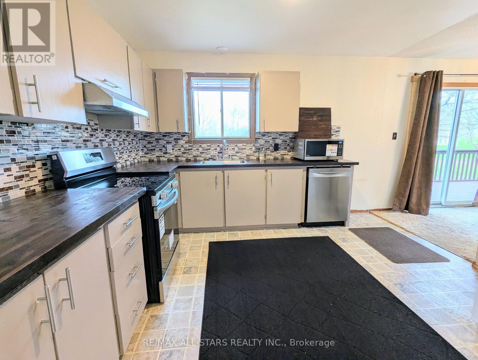 23 VALLEY ROAD - 14