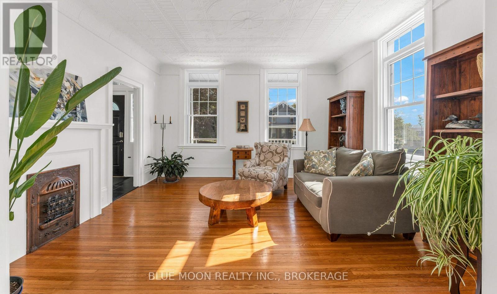 122 RICHARD STREET - 9