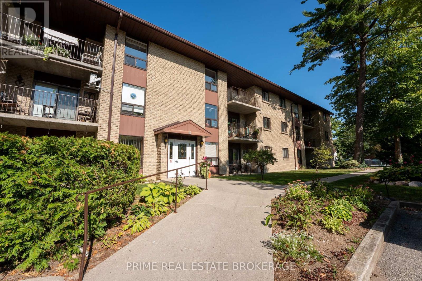 306 - 10 LAKE ROAD, Lambton Shores (Grand Bend)