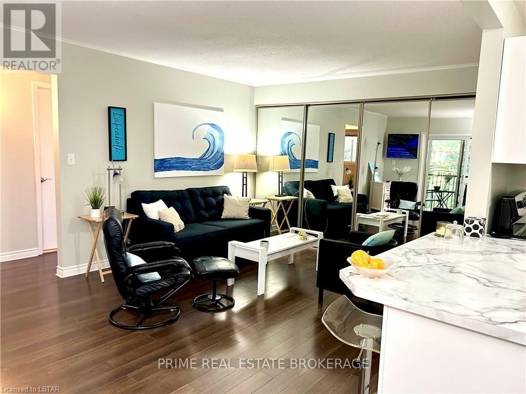 306 - 10 LAKE ROAD, Lambton Shores (Grand Bend) — photo 2