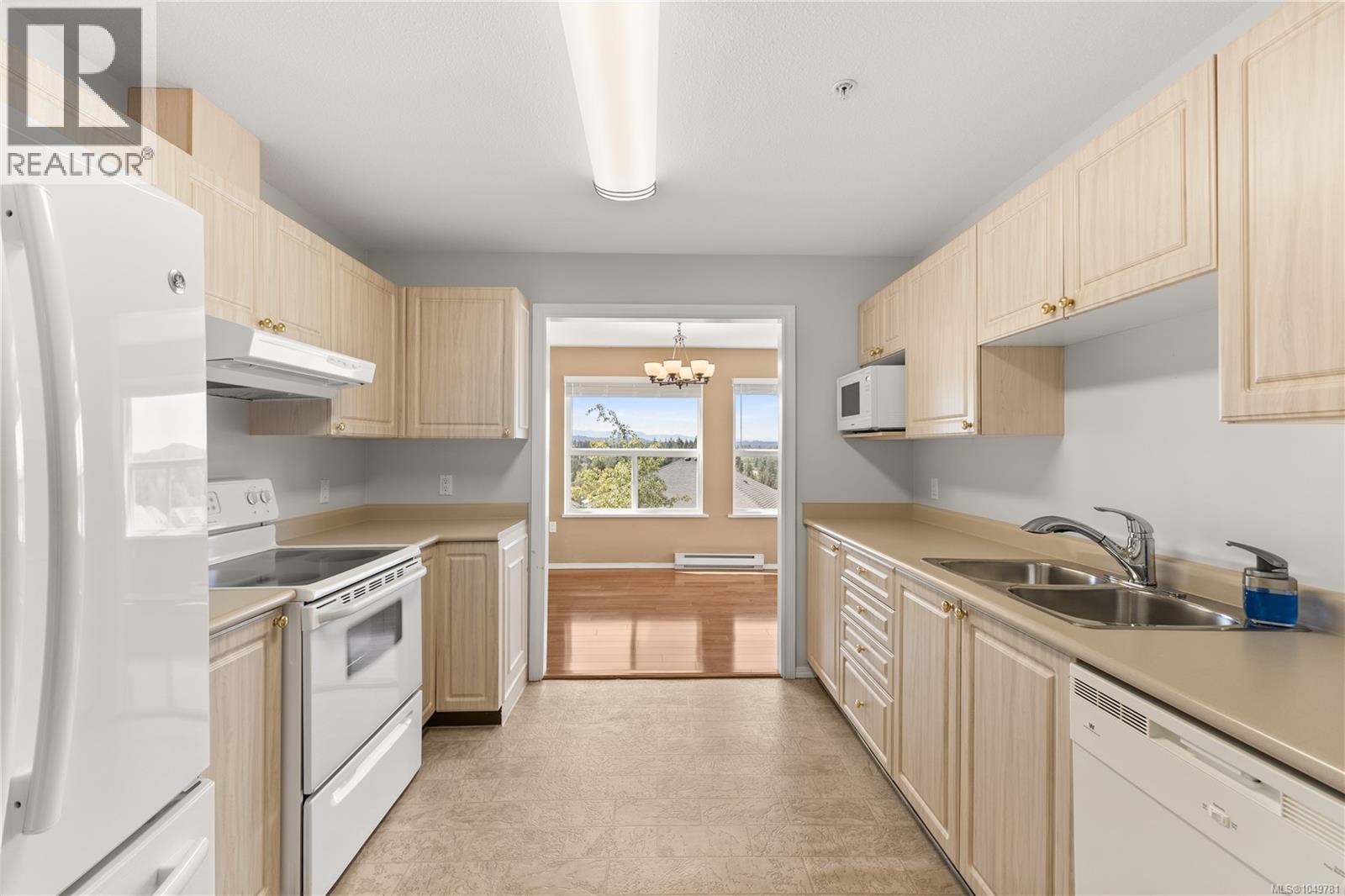 #207 280 Dogwood St S - 4