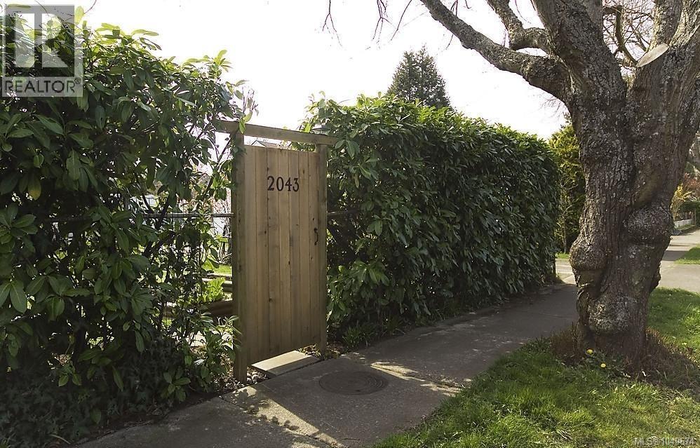  2043 Milton Street, Oak Bay