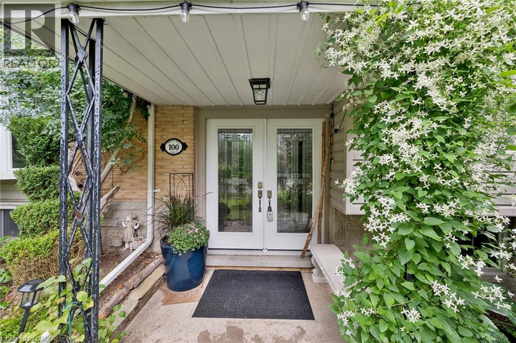 100 FOREST HILL Drive, Kitchener — photo 4