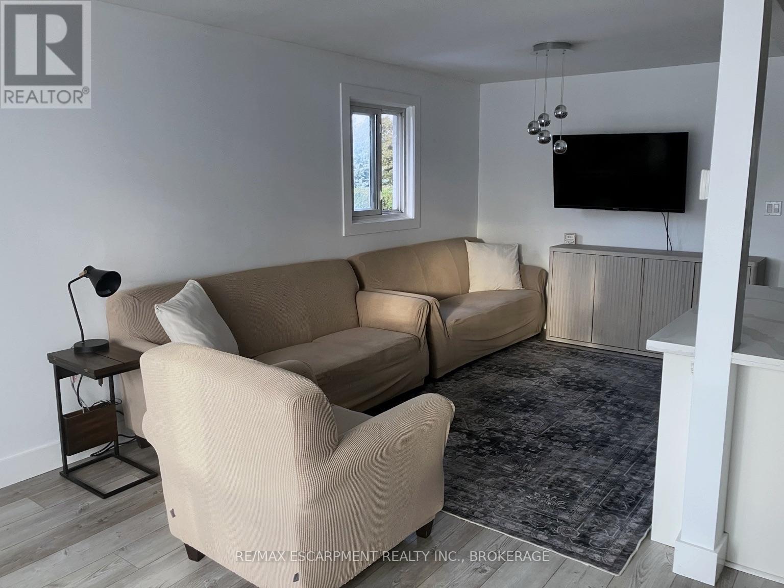 UPPER - 17 MELLENBY STREET, Hamilton (Stoney Creek Mountain) — photo 7